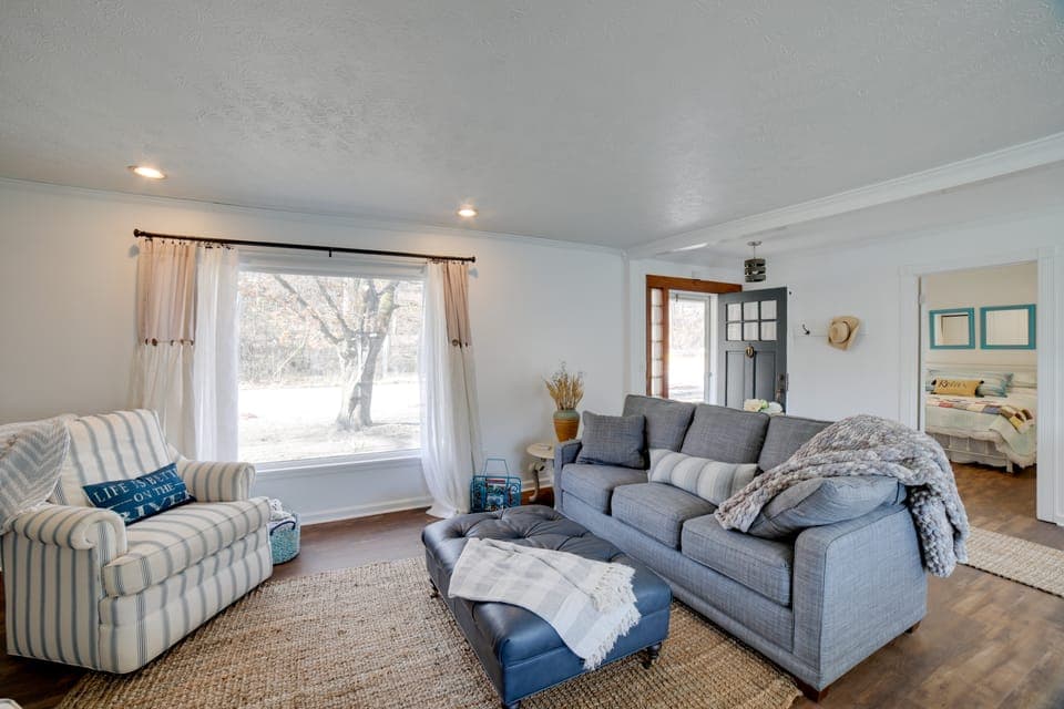 Charming Riverfront Retreat in Monticello! House in Indiana