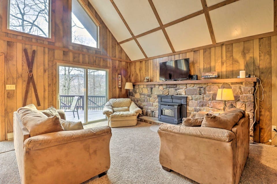 Lake Harmony Access: Home w/ Game Room + Fire Pit! House in Hickory Run State Park