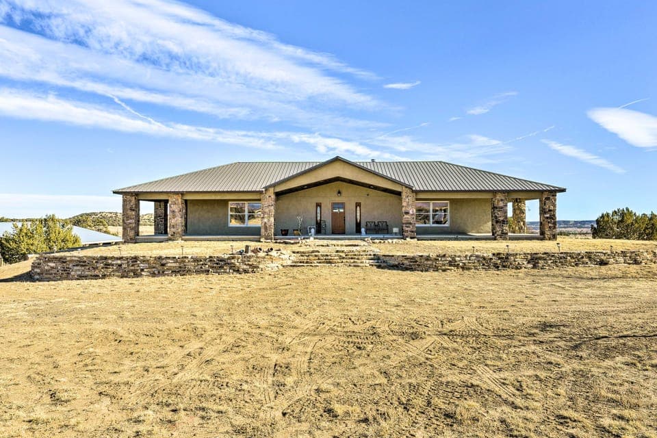 Beulah Home w/ Wraparound Porch & Mtn Views House in Colorado