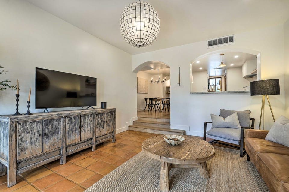 2 Mi to Old Town! Desert Oasis w/ Pool Access Apartment in Paradise Valley