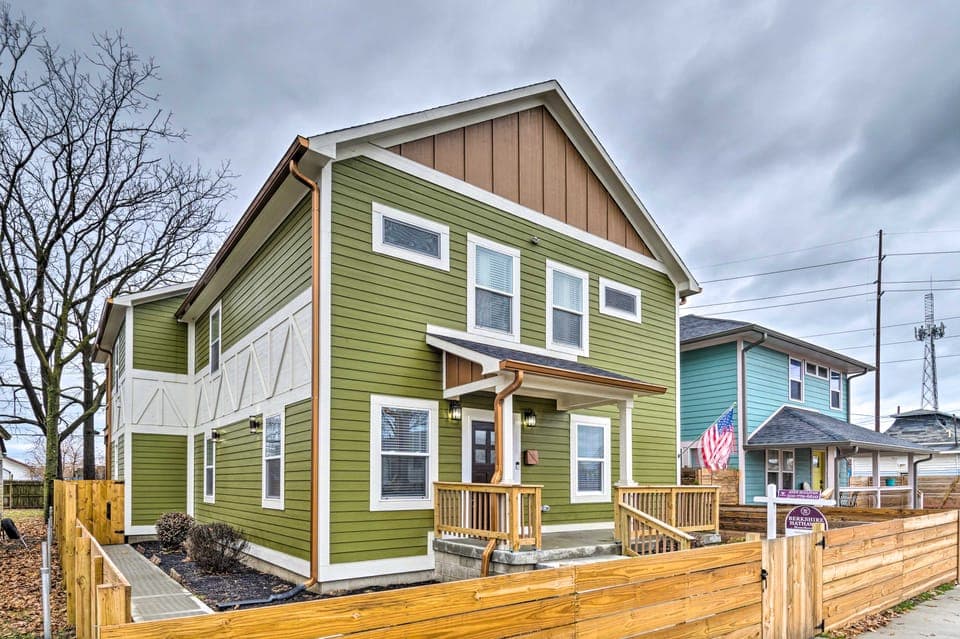 Indianapolis Vacation Home: 3 Mi to Dtwn! House in Indianapolis