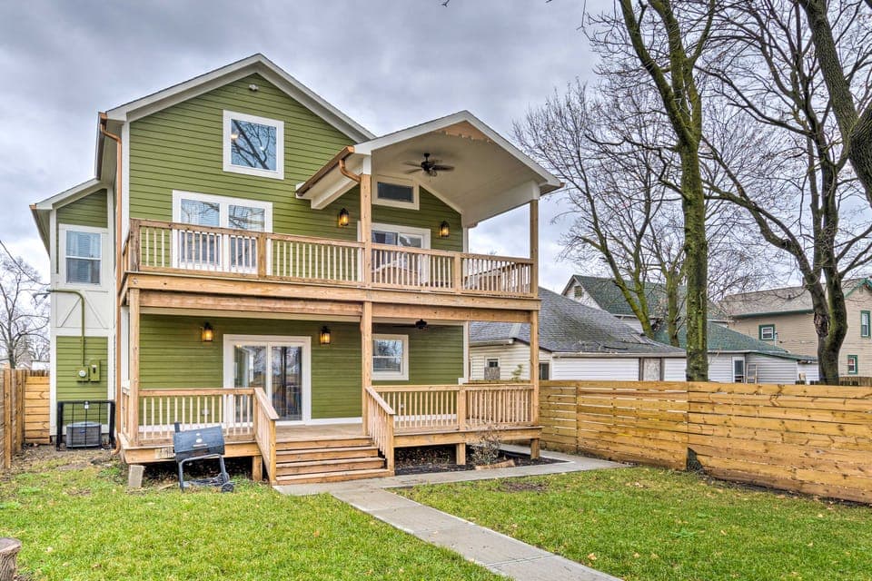 Indianapolis Vacation Home: 3 Mi to Dtwn! House in Indianapolis
