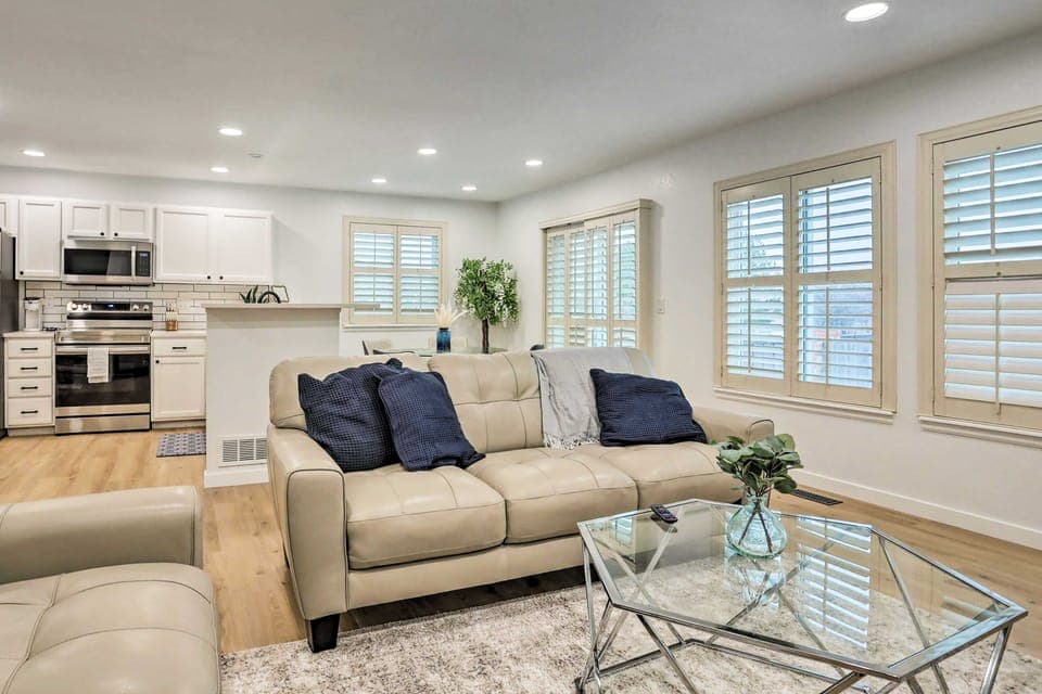 13 Mi to Dtwn Denver: Northglenn Townhome w/ Patio Apartment in Northglenn