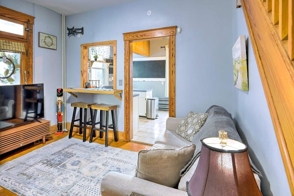 Cincinnati Home w/ Deck & Private Hot Tub! House in Over The Rhine
