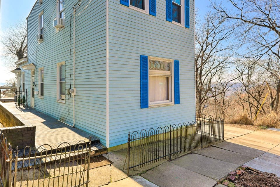 Cincinnati Home w/ Deck & Private Hot Tub! House in Over The Rhine