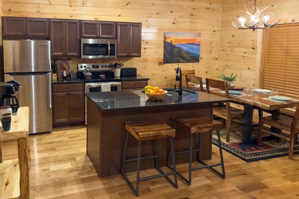 Gatlinburg Mountain Cabin: 4 Mi to National Park! House in Pittman Center