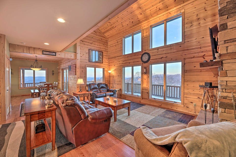 Spacious Slaty Fork Home ~ 12 Mi to Snowshoe House in Shenandoah Valley
