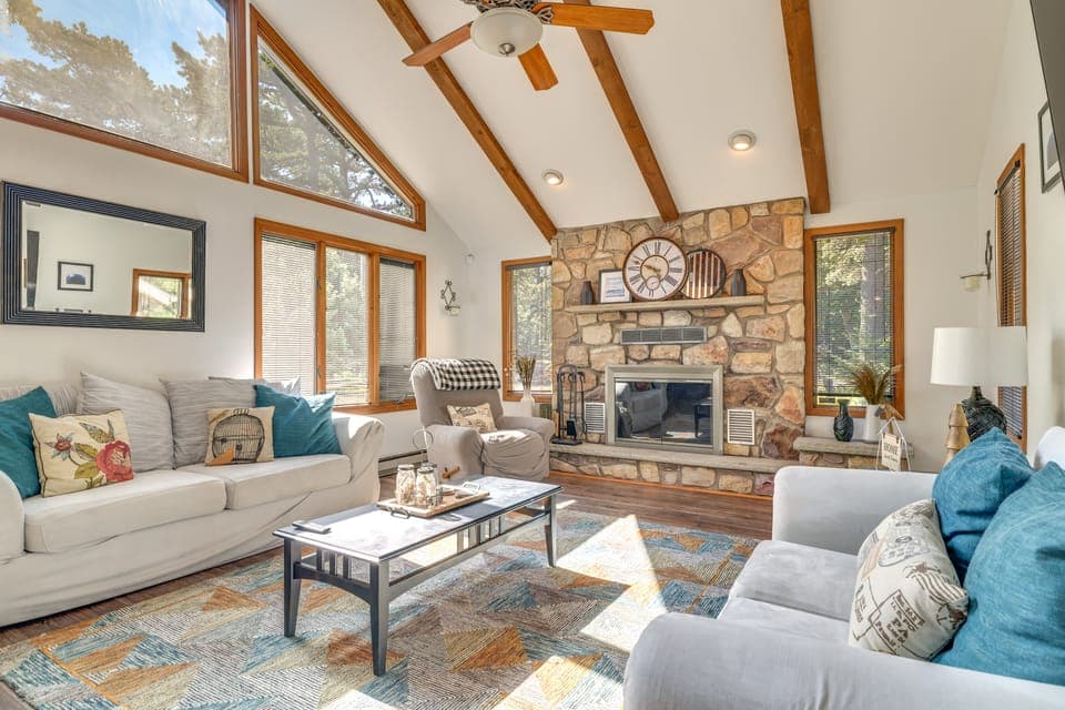 Lake Harmony Home Near Big Boulder! House in Hickory Run State Park