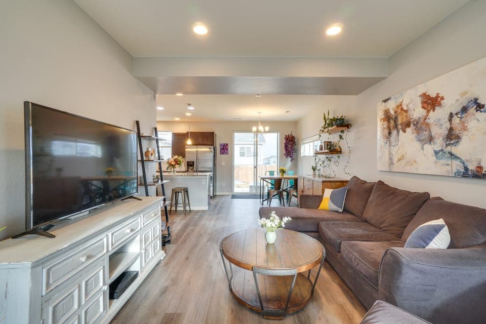 Fire Pit & Shuffleboard: Suburban Denver Home House in Thornton