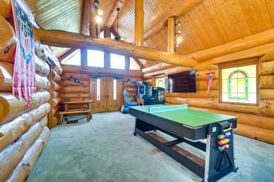 Private Hot Tub: Lovely Cabin in Gatlinburg! House in Sevier County