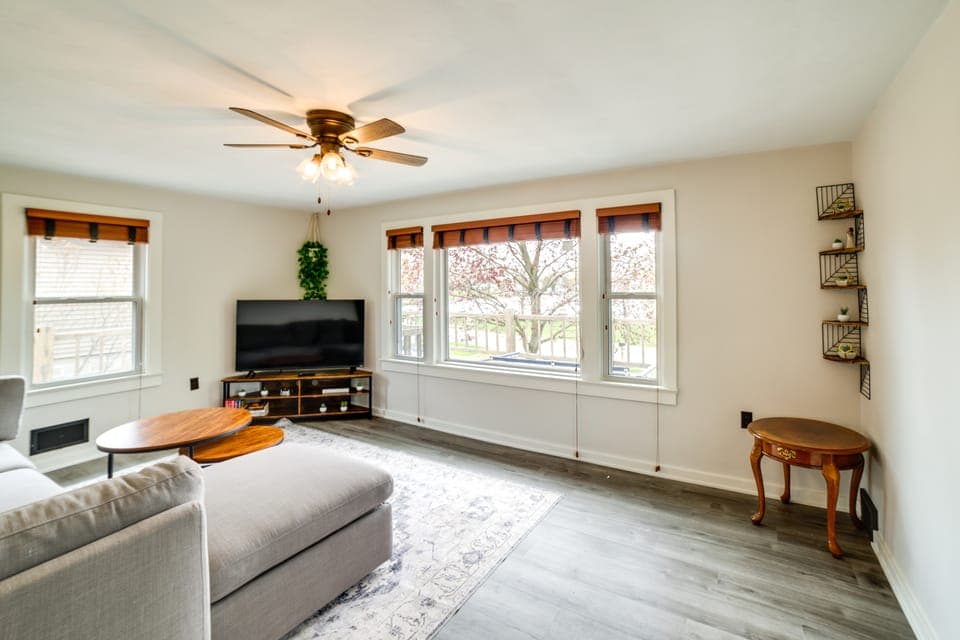 Columbia City Vacation Rental w/ Lake Access Cottage in Indiana