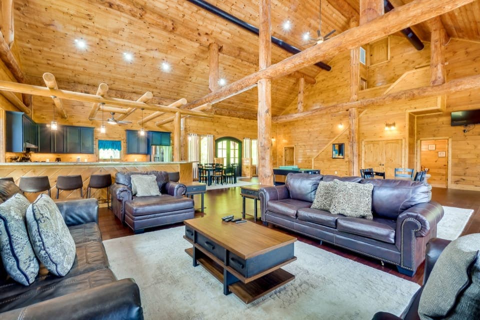 Gatlinburg Vacation Rental w/ Private Hot Tub! House in Pittman Center