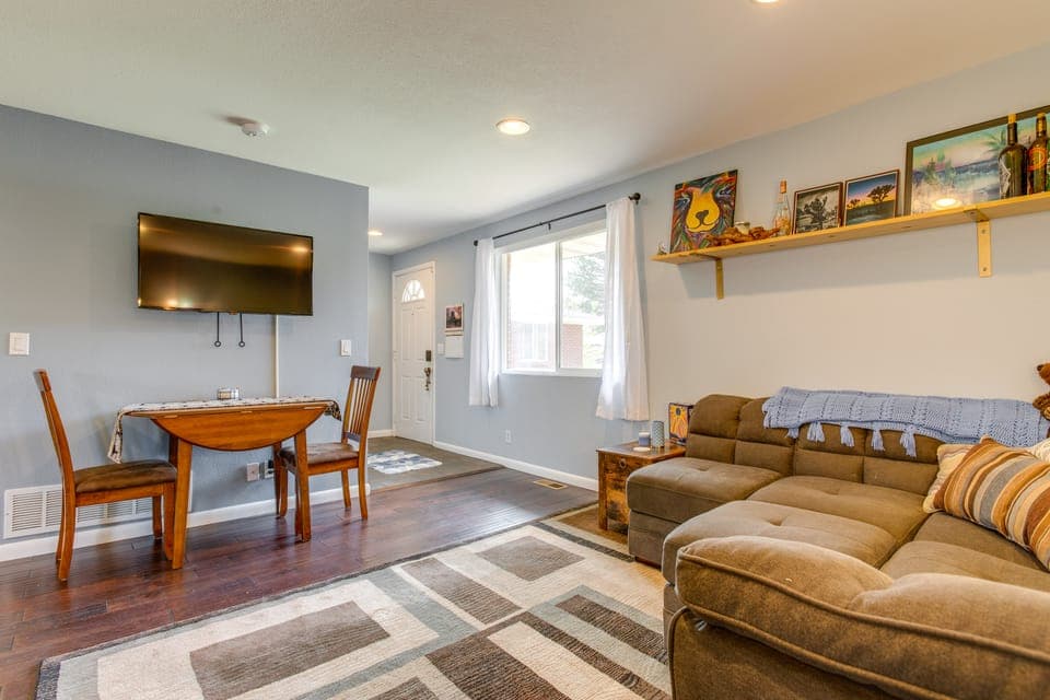 12 Mi to Denver: Golden Vacation Rental! Apartment in Applewood