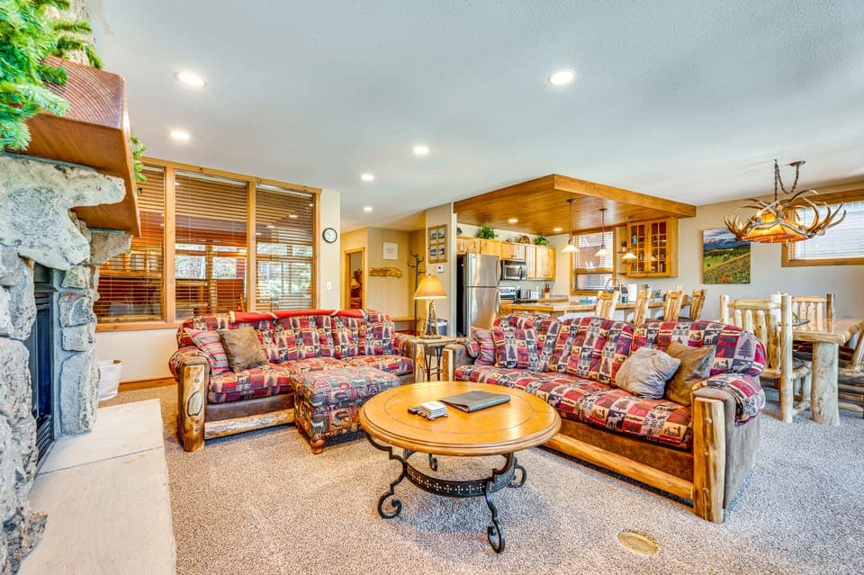 Walk to Gondola: Condo w/ Deck in Winter Park! Apartment in Winter Park