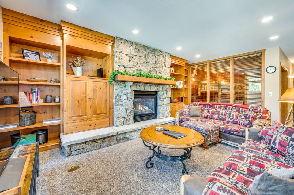 Walk to Gondola: Condo w/ Deck in Winter Park! Apartment in Winter Park