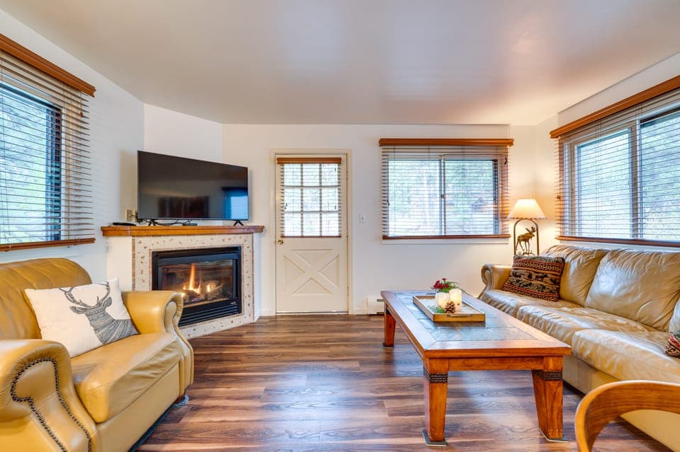 Estes Park Condo Rental: Balcony w/ River Views! Apartment in Estes Park
