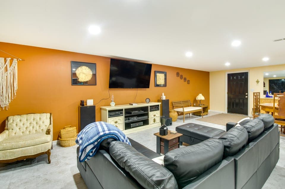Charming Virginia Getaway Near Hiking & Golfing! Apartment in Lynchburg