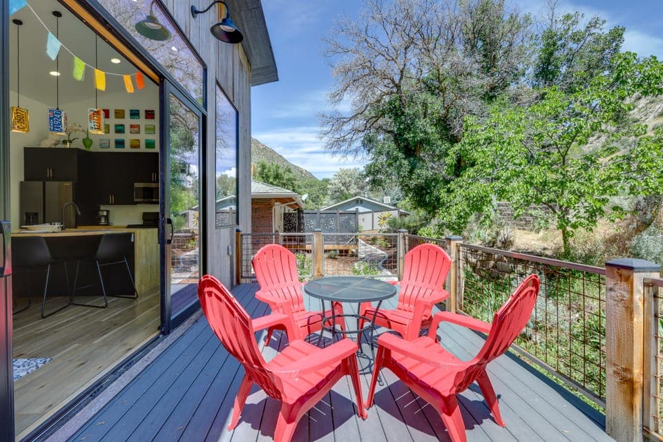 New Castle Getaway w/ Grill & Mountain Views! House in New Castle