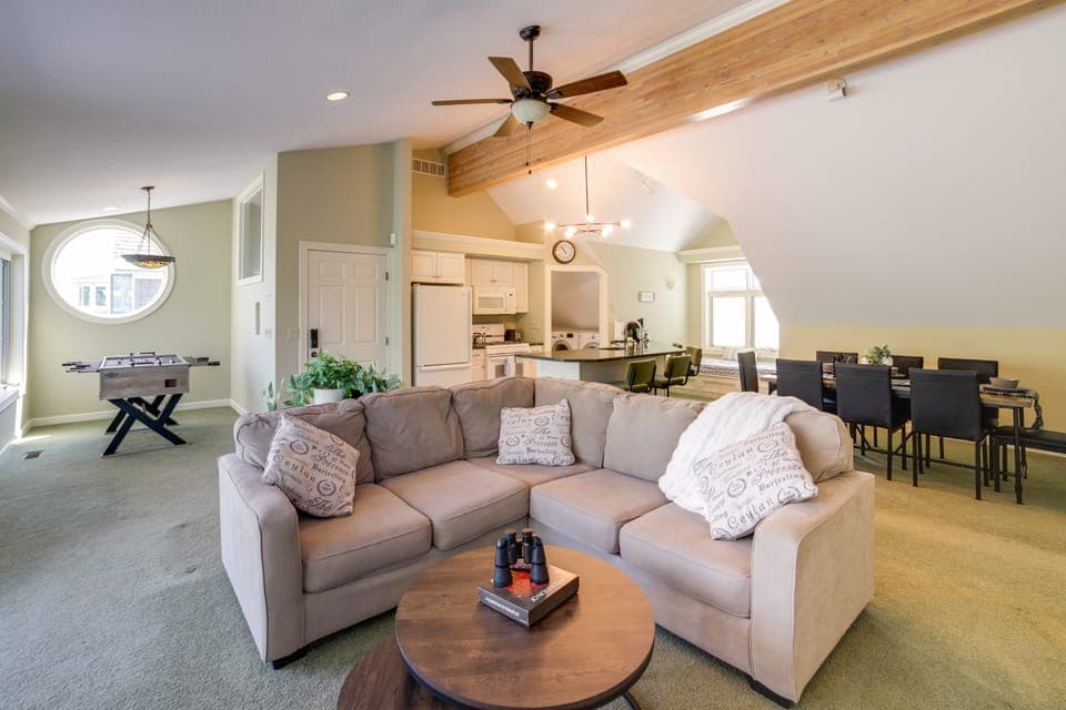 Jackson Lakefront Getaway w/ Balcony, Dock Access House in Ohio