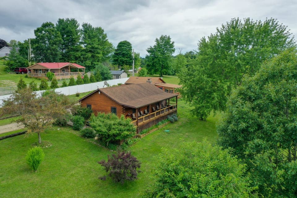 Cozy Brookville Home w/ Fire Pit & Deck! House in Indiana