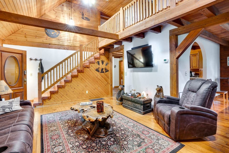Orleans Retreat w/ Private Hot Tub & Fireplace! House in Indiana