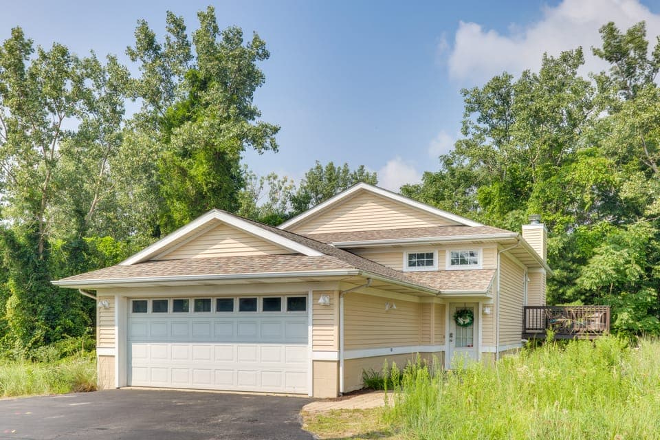 1 Mi to Indiana Dunes NP: Spacious Gary Home! House in Gary