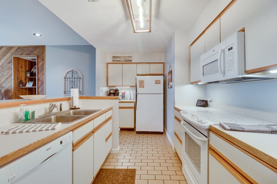 All-Season Fun! Wintergreen Resort Condo w/ Views Apartment in Massies Mill