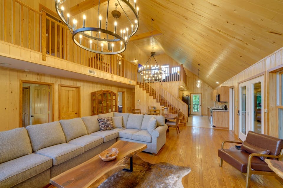 Riverfront West Virginia Cabin w/ Screened-In Deck House in Shenandoah Valley
