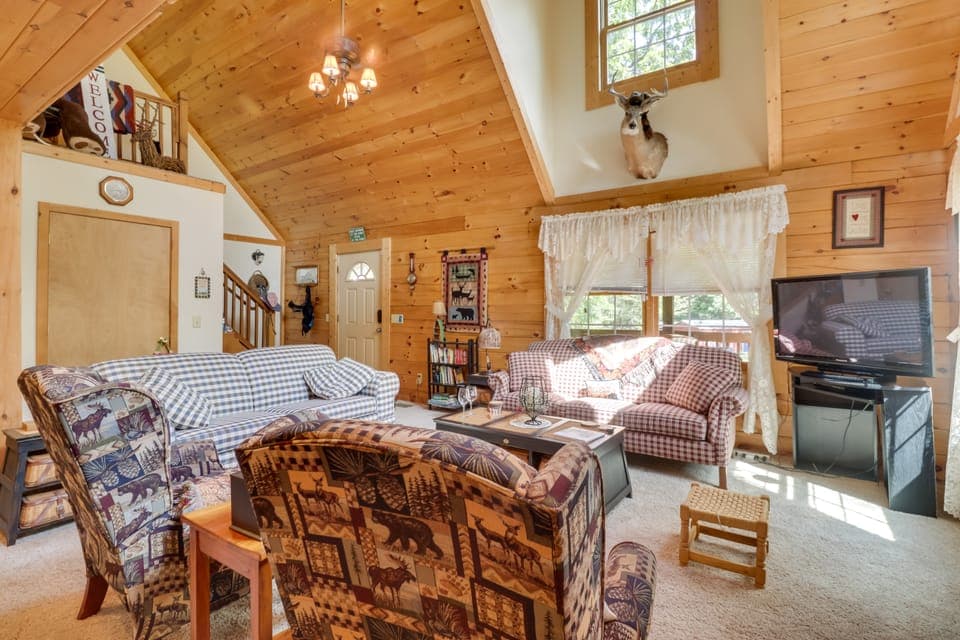 Virginia Mountain Cabin w/ Decks & Fireplaces House in Shenandoah Valley