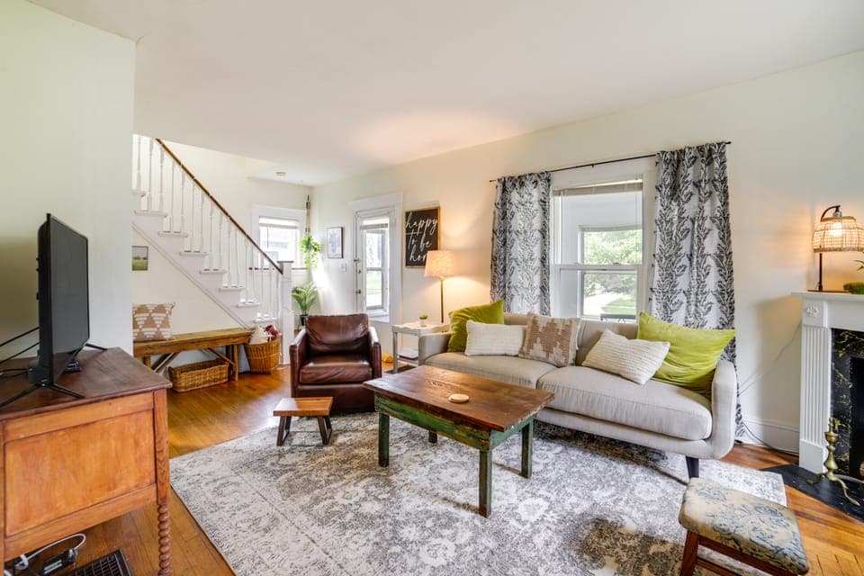 Family-Friendly Jackson Home w/ Sunroom: Near Golf House in Ohio