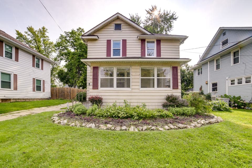 Family-Friendly Jackson Home w/ Sunroom: Near Golf House in Ohio