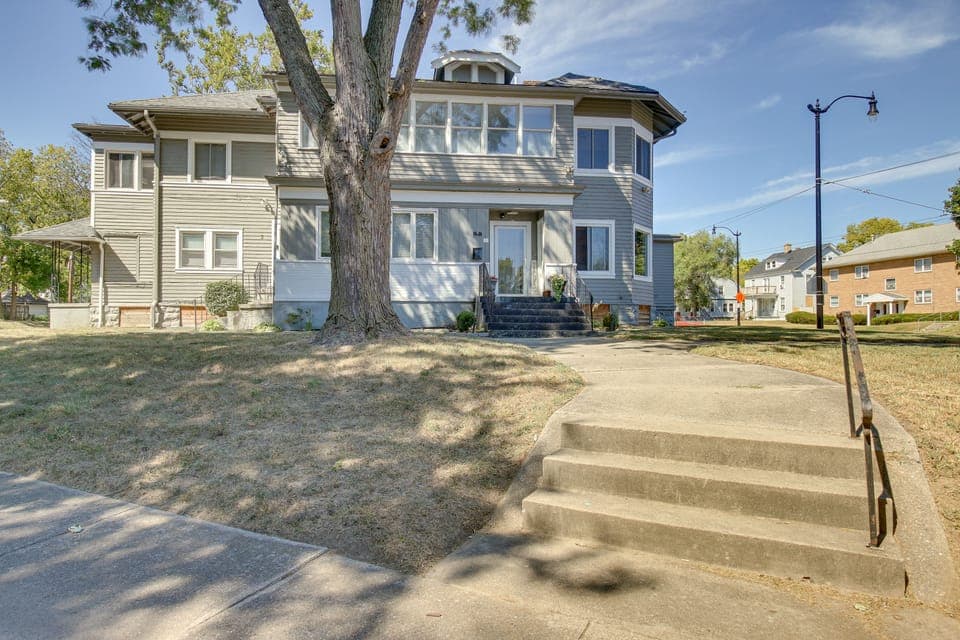 Jetted Tub: Dayton Condo, 2 Mi to Oregon District Apartment in Dayton