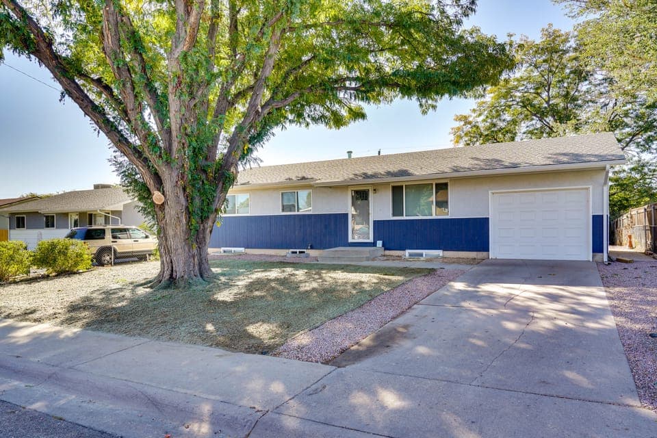Quiet Pueblo Home w/ Pool Table, 5 Mi to Downtown! House in Pueblo