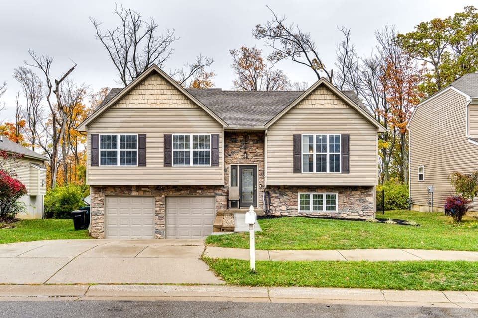 Cozy Ohio Home - Deck, Arcade Games & Near Golfing House in Cincinnati
