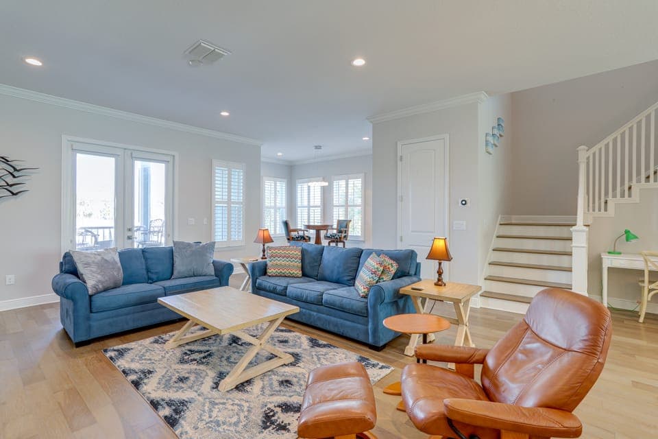Steps to Shore: Modern Redington Beach Townhome Apartment in North Redington Beach
