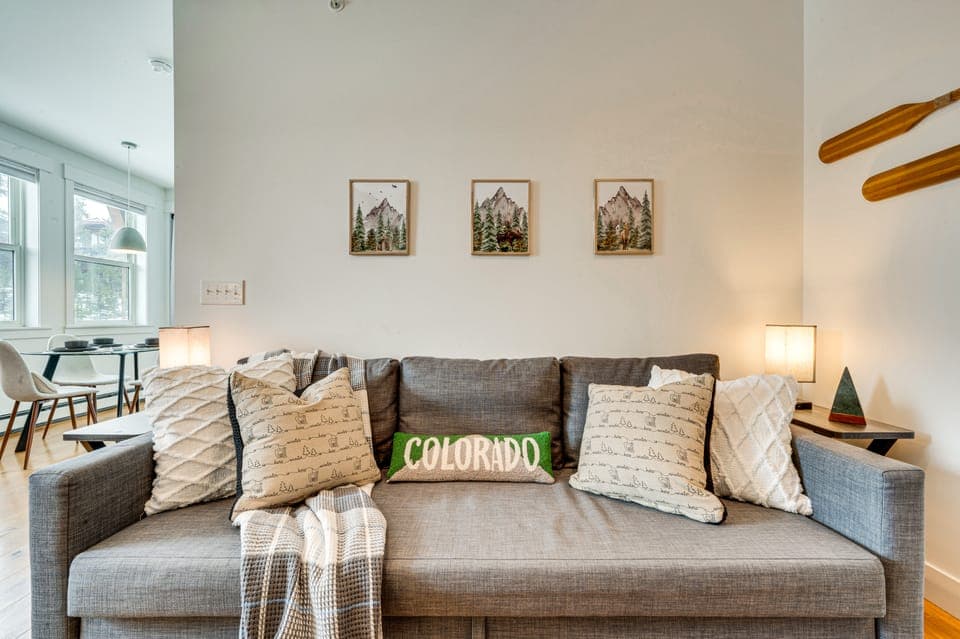 2 Mi to RMNP: Mtn-View Grand Lake Loft! Apartment in Grand Lake