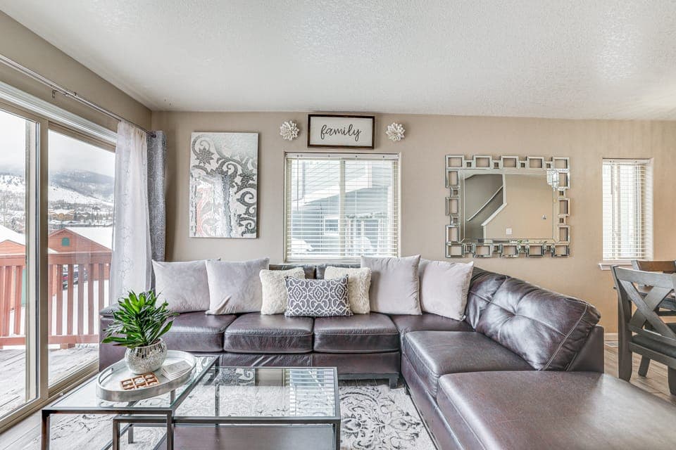 5 Mi to Keystone Resort: Mountain-View Townhome! Apartment in Dillon