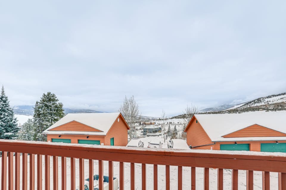 5 Mi to Keystone Resort: Mountain-View Townhome! Apartment in Dillon