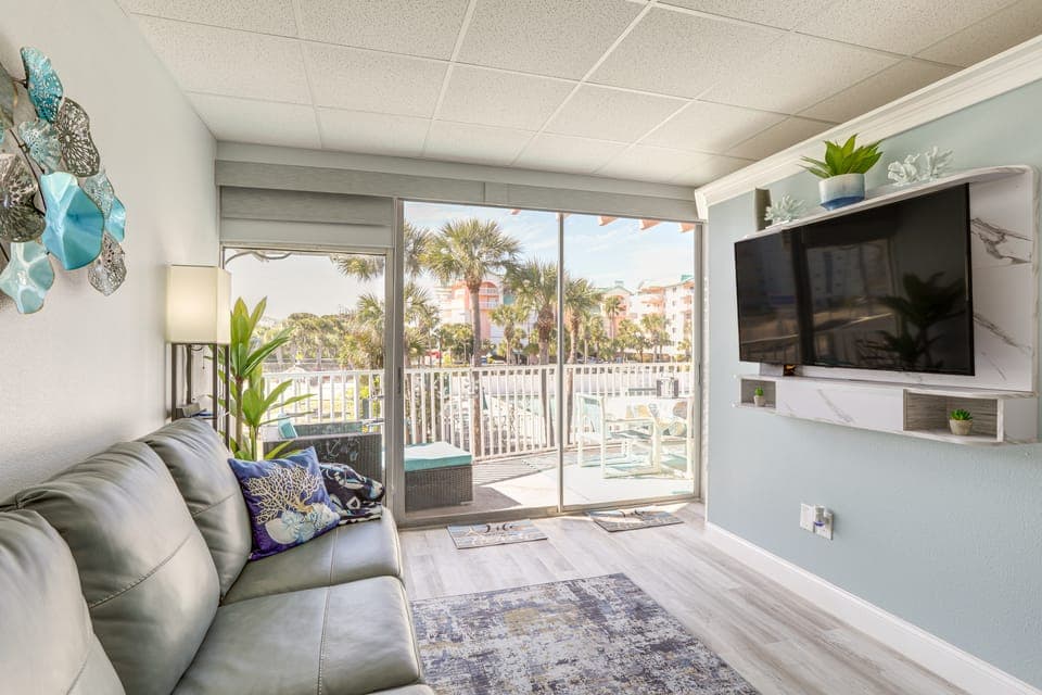 Walk to Beach: Waterfront Indian Shores Condo Apartment in Redington Shores