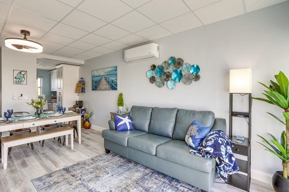 Walk to Beach: Waterfront Indian Shores Condo Apartment in Redington Shores