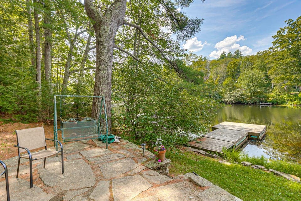 Lakefront Bradford Cottage w/ Dock, Near Skiing! Cottage in Newbury