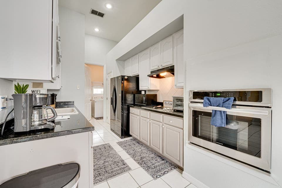 Game Room, Pool & Spa: Disney Area Getaway! House in Haines City