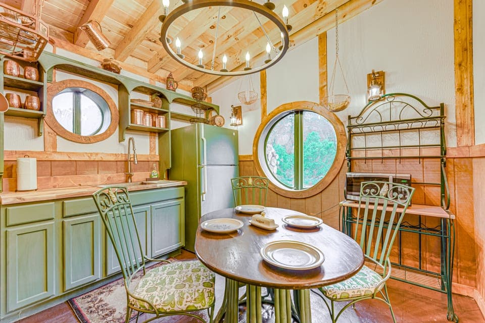 Hobbit-Themed House on 6 Acres in Cosby Cottage in Cosby