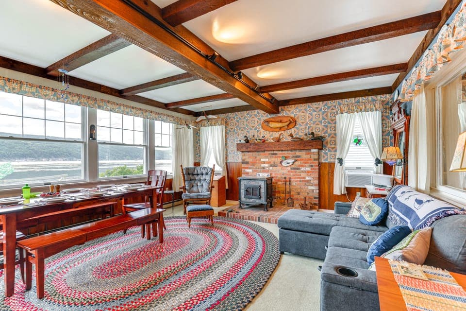 Canandaigua Lakefront Gem w/ Dock & Boat Slip Cottage in Canandaigua Lake