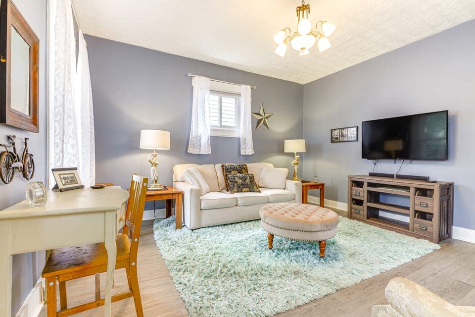 Dog-Friendly Dayton Home: 1 Mi to Downtown! House in Dayton
