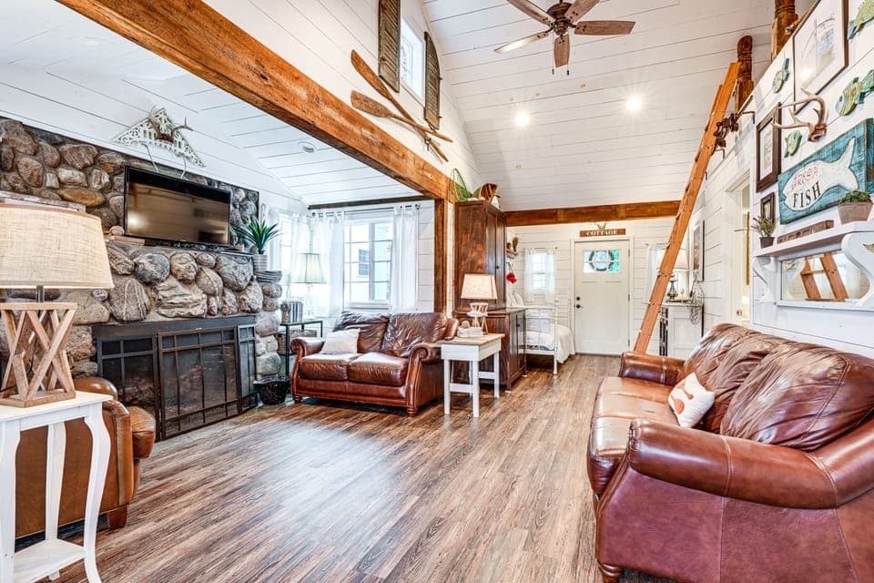 Family-Friendly Retreat on Gilletts Lake! House in Ohio