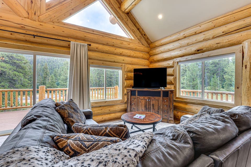 Log Cabin w/ Wraparound Deck in Breckenridge! House in Blue River