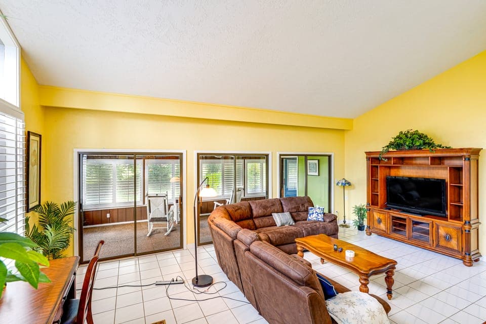 Pet-Friendly Haines City Gem w/ Community Pool Apartment in Haines City