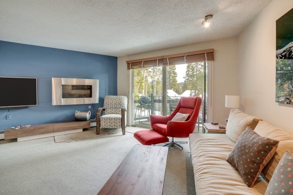 Half-Mile to Peak 8: Breck Apt w/ Hot Tub Access Apartment in Breckenridge