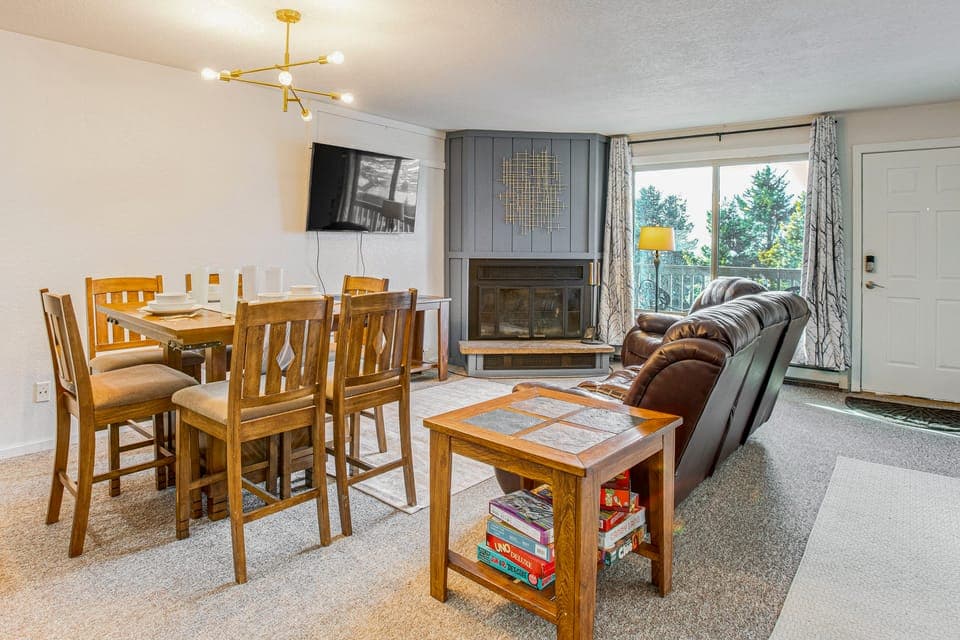 5 Mi to Winter Park Resort: Unit w/ Pool & Hot Tub Apartment in Fraser